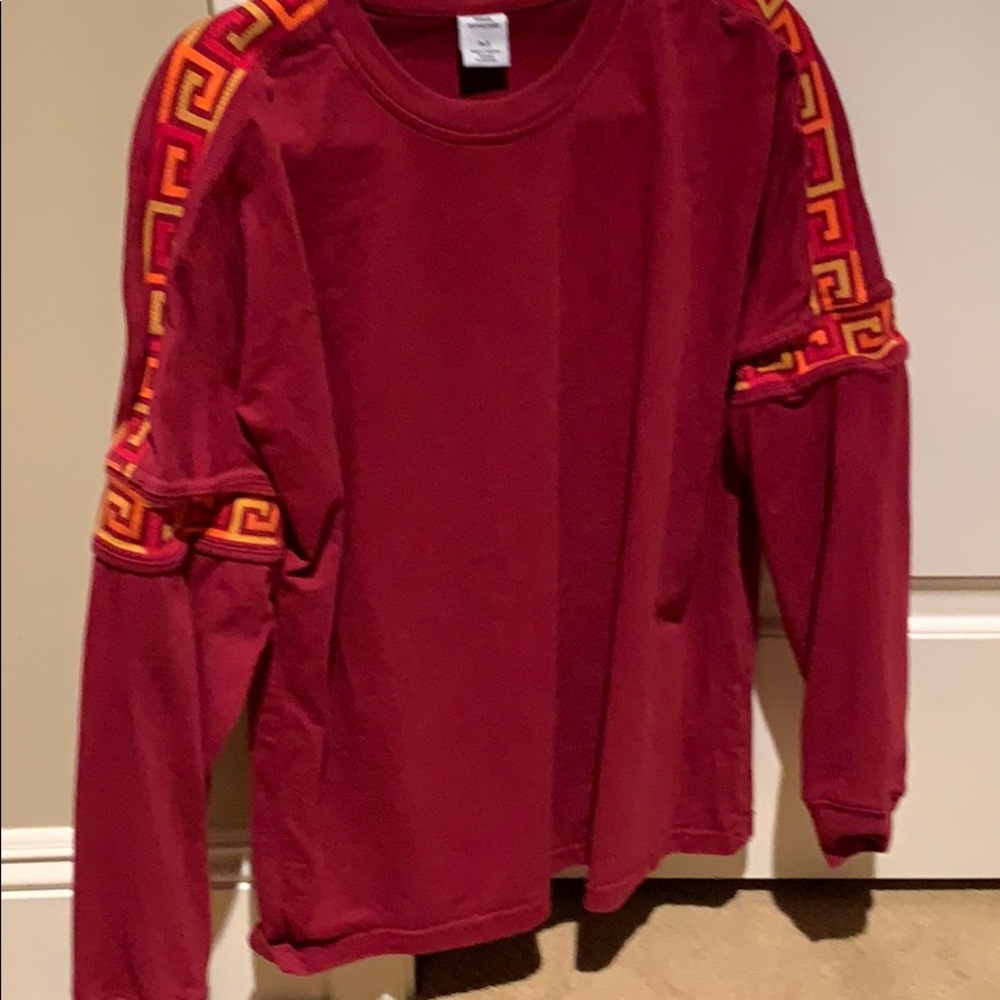 URBAN OUTFITTERS LONG SLEEVE RED TEE